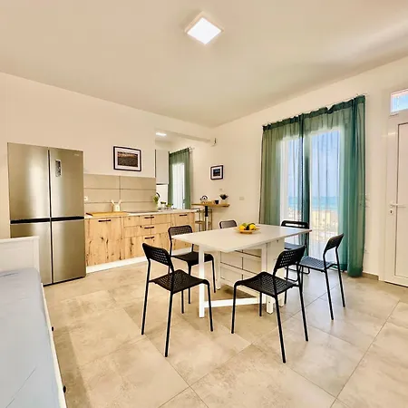 Sea Life Giulia, A 200 Mt Apartment *